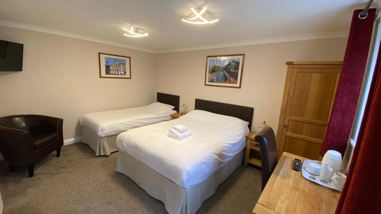 באנבורי Fairlawns Guest House מראה חיצוני תמונה