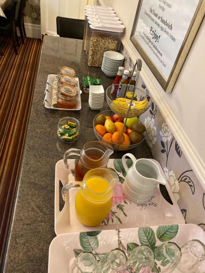 באנבורי Fairlawns Guest House מראה חיצוני תמונה