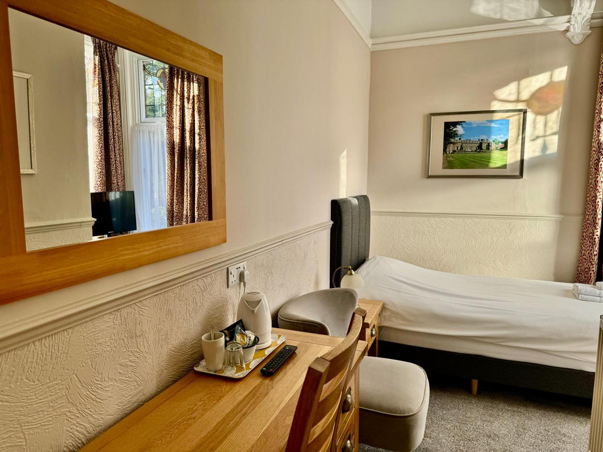 באנבורי Fairlawns Guest House מראה חיצוני תמונה