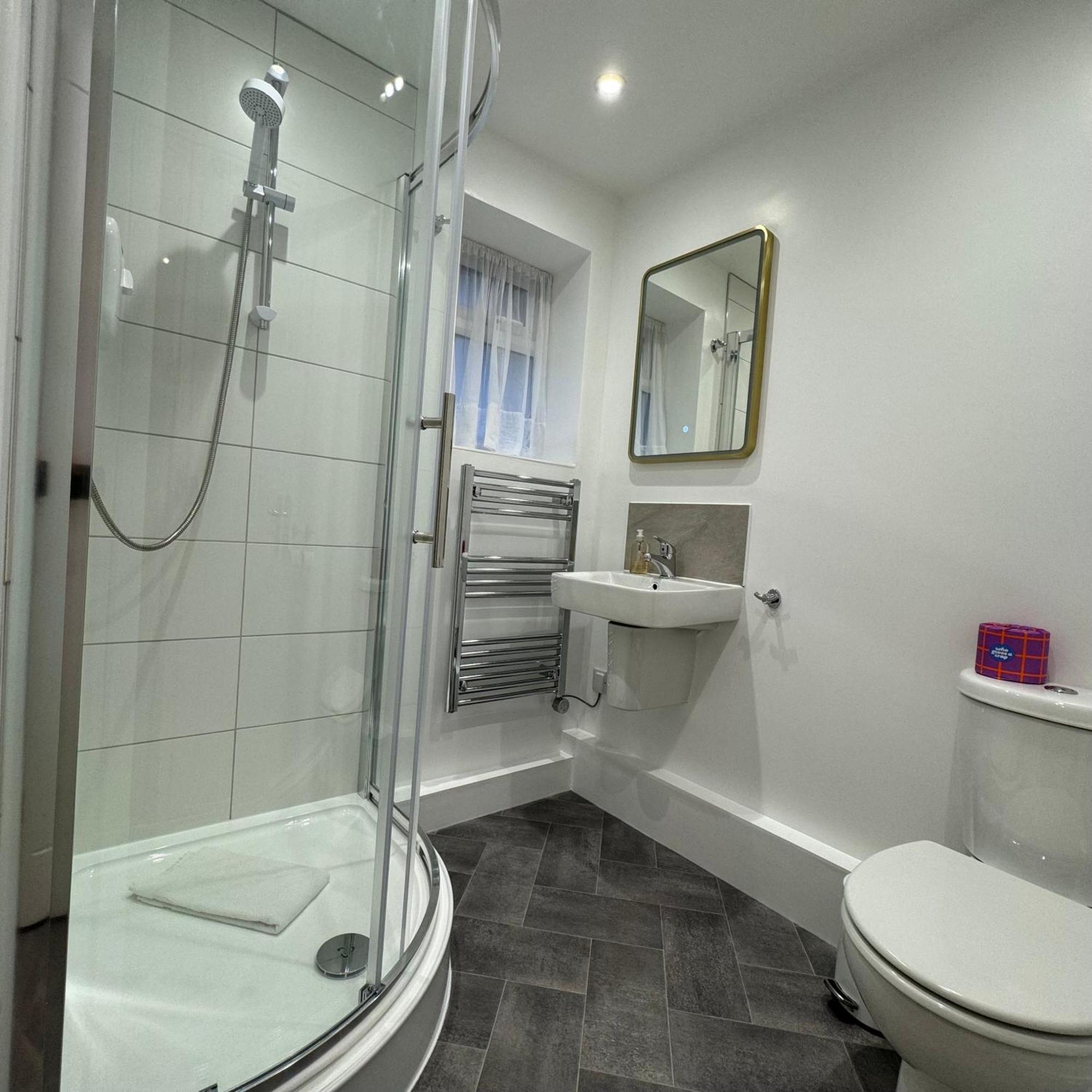באנבורי Fairlawns Guest House מראה חיצוני תמונה